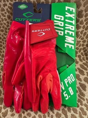 NWT Cutters Rev Pro 5.0 Extreme Grip Football Gloves~Medium~Red~$50